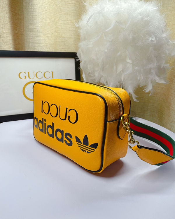 激安グッチバッグコピー側面デザイン